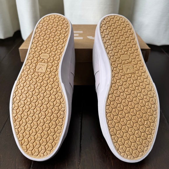 Veja V-10 Lowtop Sneakers in PARME/Purple, Size EU39, NWT - Picture 7 of 9